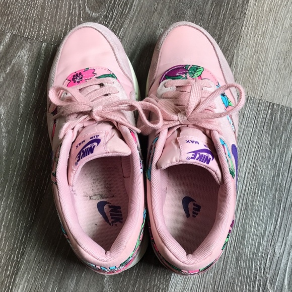 Nike - Picture 6 of 16